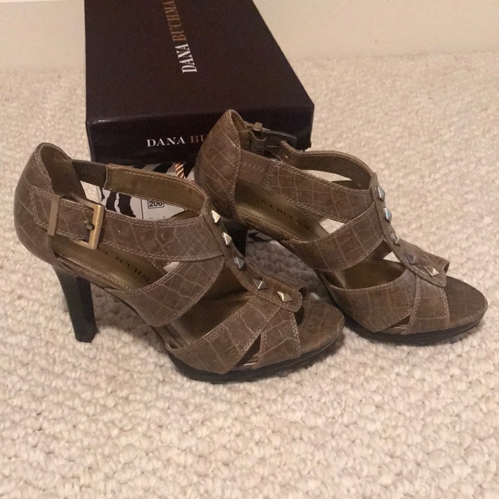 Dana Buchanan Heels - Picture 6 of 6